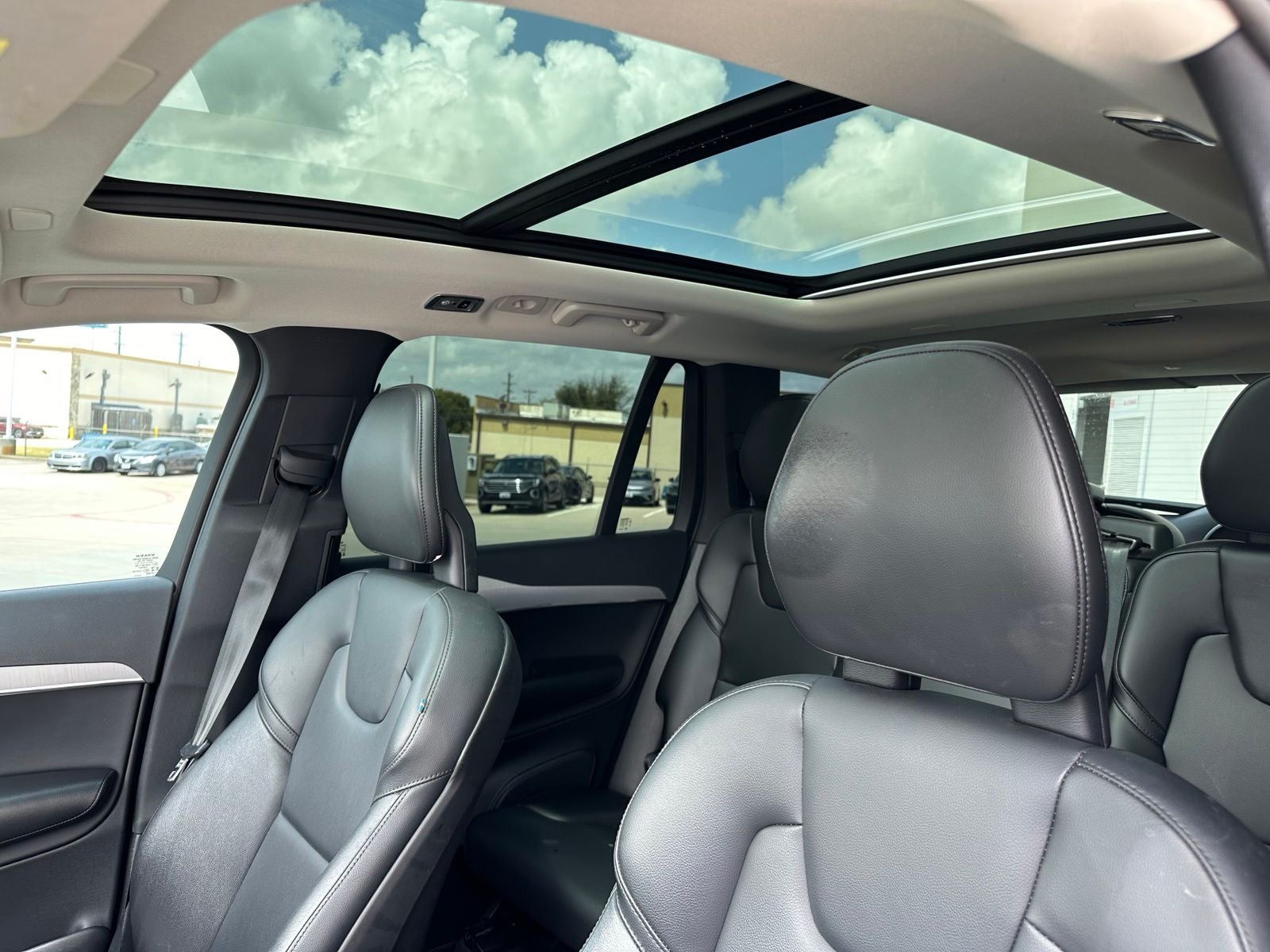 2021 Volvo XC90 T5 Momentum