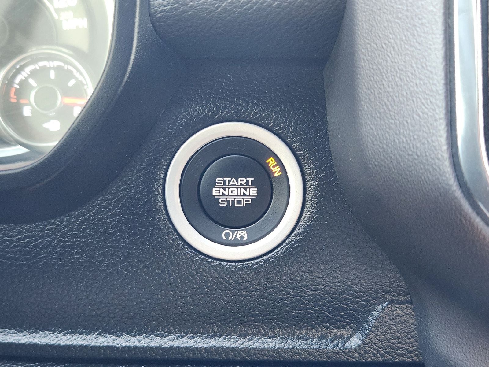 2022 RAM Ram 1500 Laramie Crew Cab 4x2 5'7' Box
