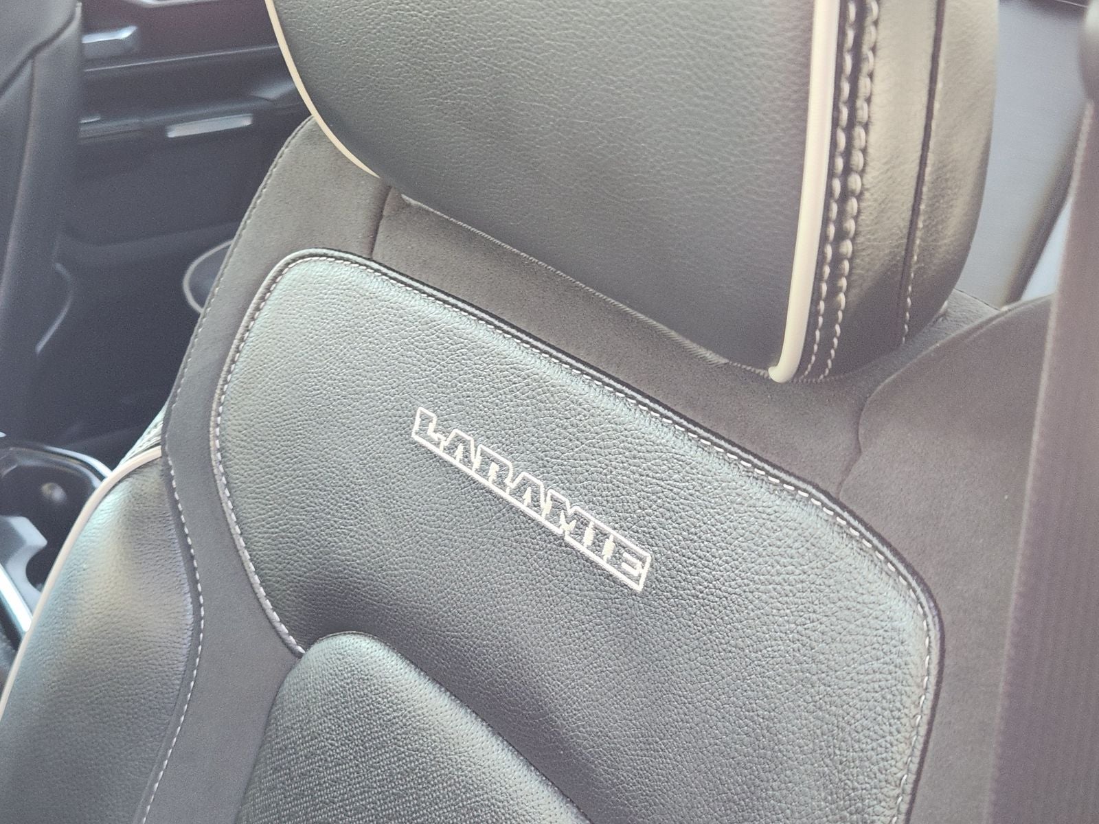 2022 RAM Ram 1500 Laramie Crew Cab 4x4 5'7' Box