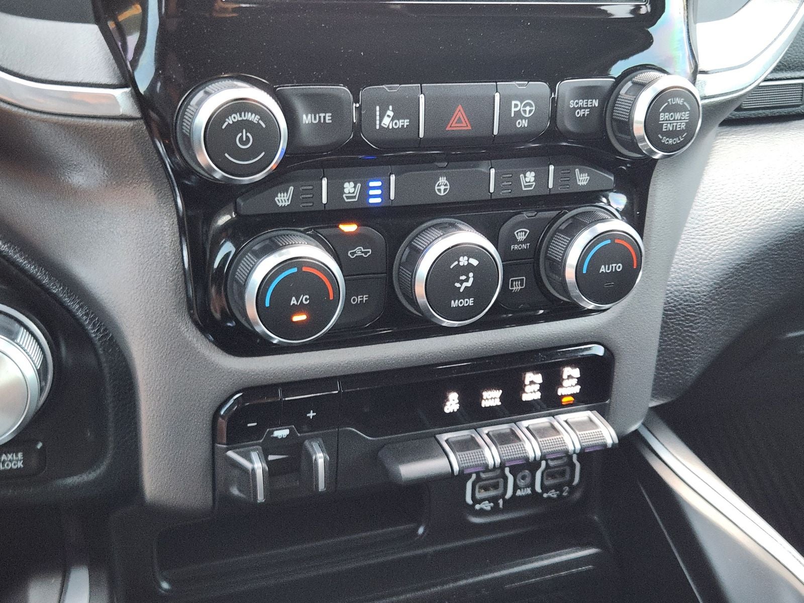 2022 RAM Ram 1500 Laramie Crew Cab 4x4 5'7' Box