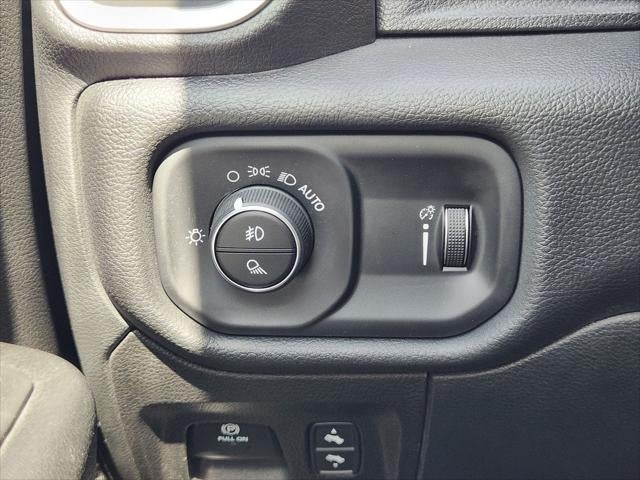 2022 RAM Ram 1500 Lone Star Crew Cab 4x4 5'7' Box