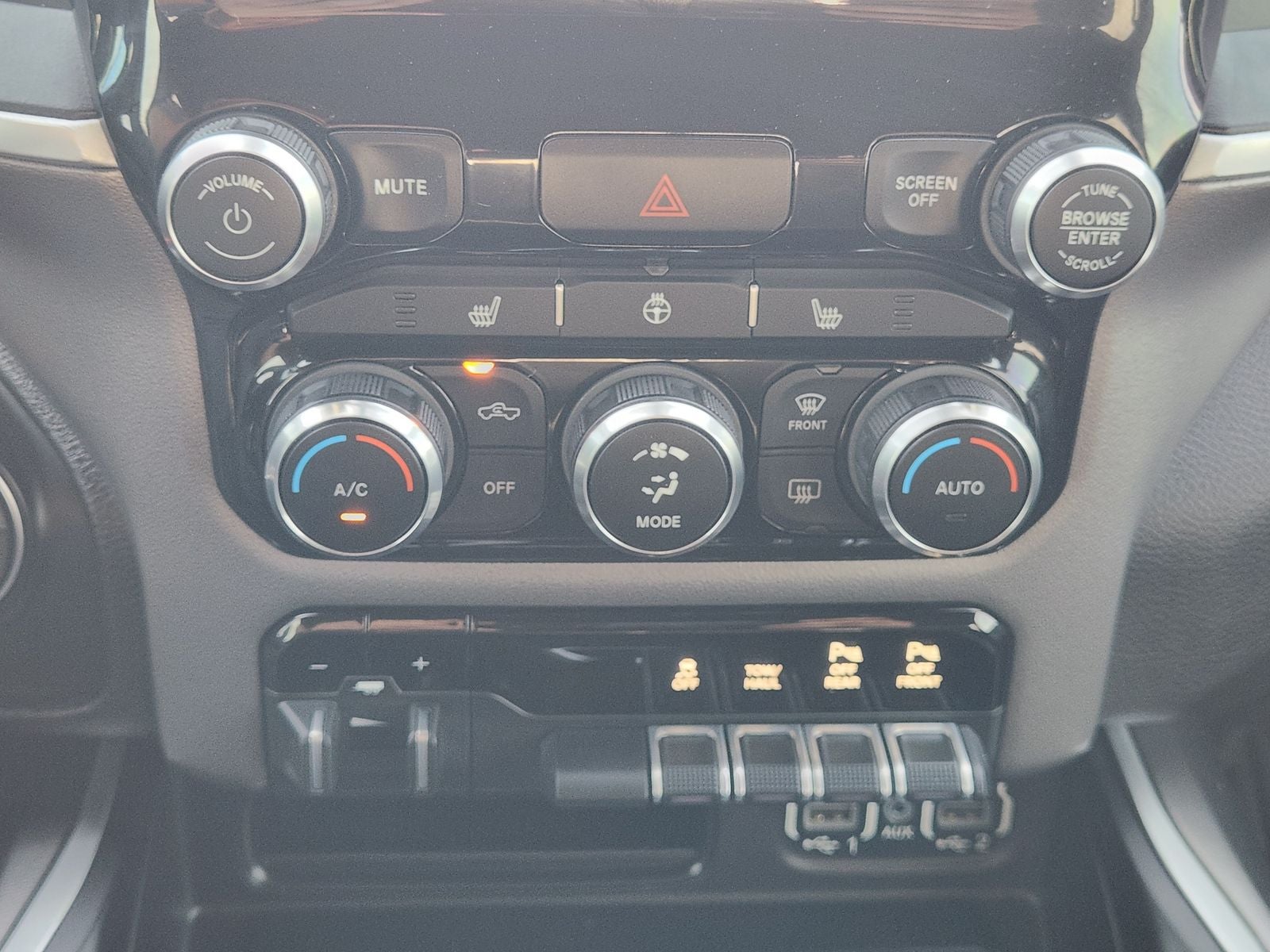 2022 RAM Ram 1500 Lone Star Crew Cab 4x4 5'7' Box