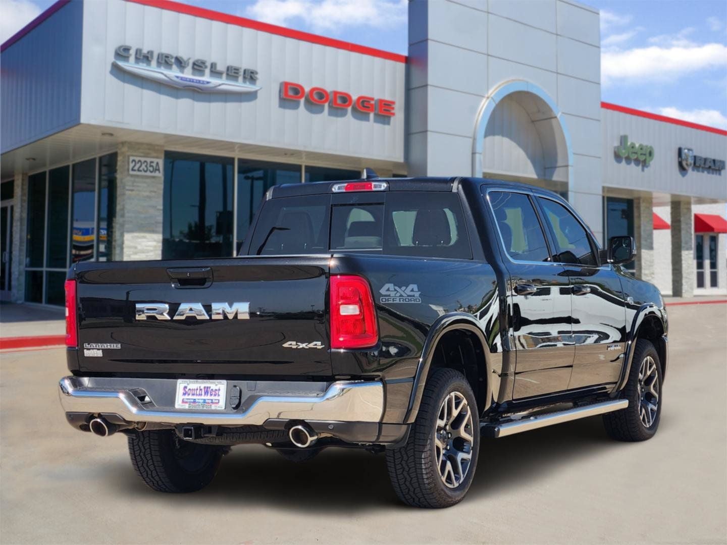 2026 RAM Ram 1500 Laramie Crew Cab 4x4 5'7' Box
