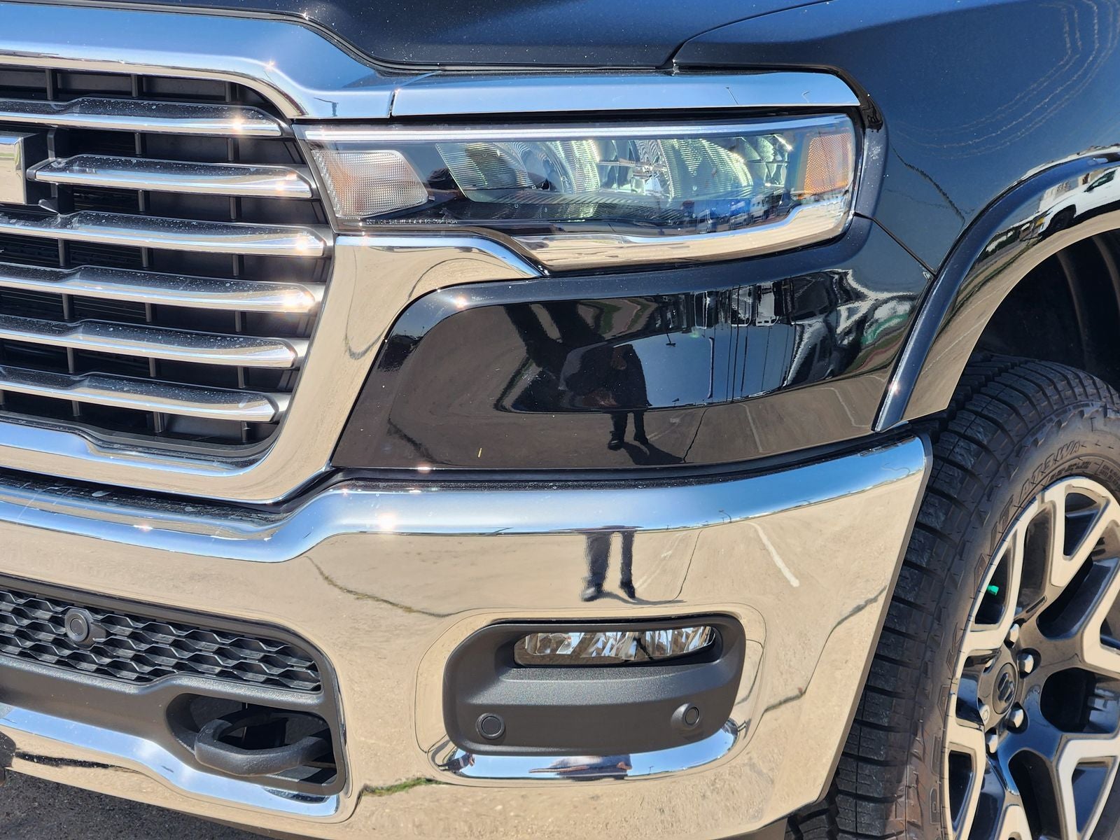 2026 RAM Ram 1500 Laramie Crew Cab 4x4 5'7' Box