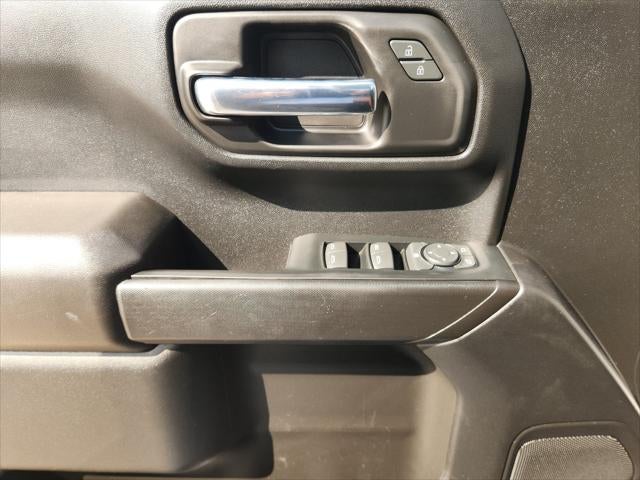 2023 Chevrolet Silverado 1500 2WD Crew Cab Short Bed Custom