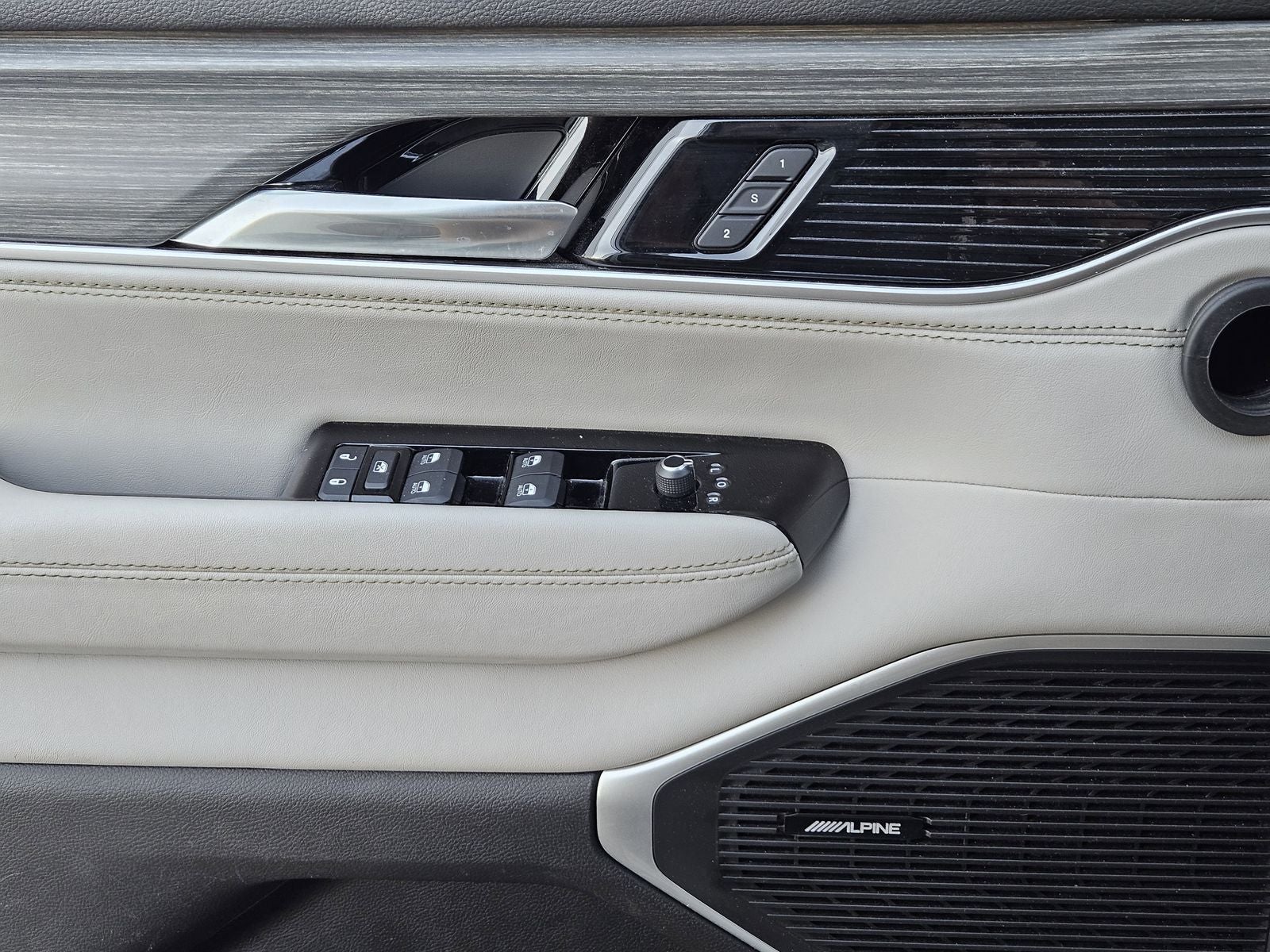 2024 Jeep Wagoneer L Series II 4x2