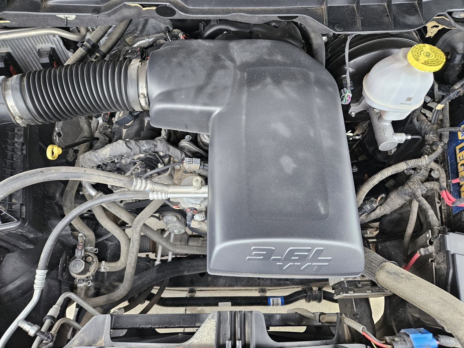 2023 RAM 1500 Classic SLT Crew Cab 4x4 5'7' Box