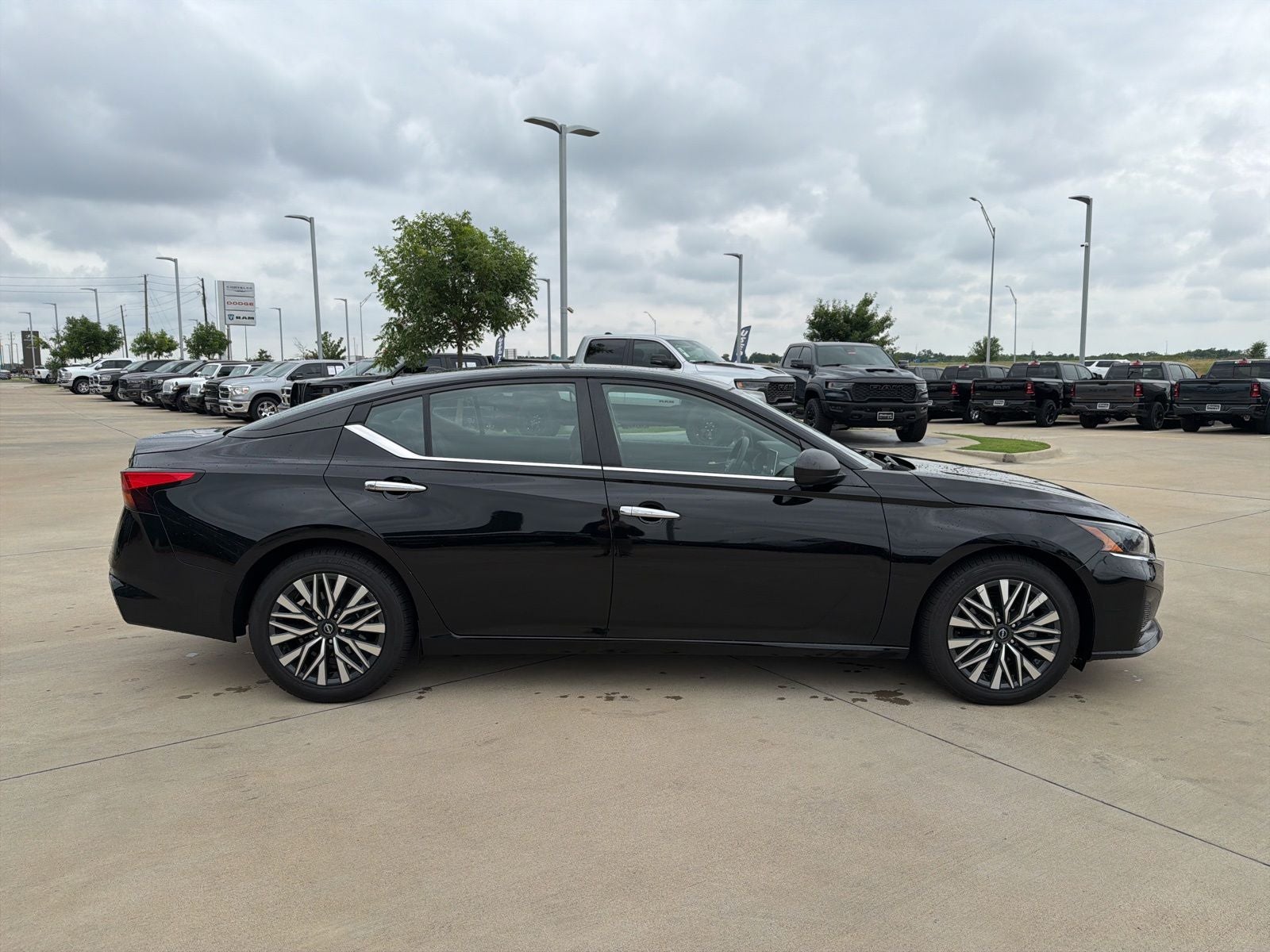 2024 Nissan Altima SV FWD