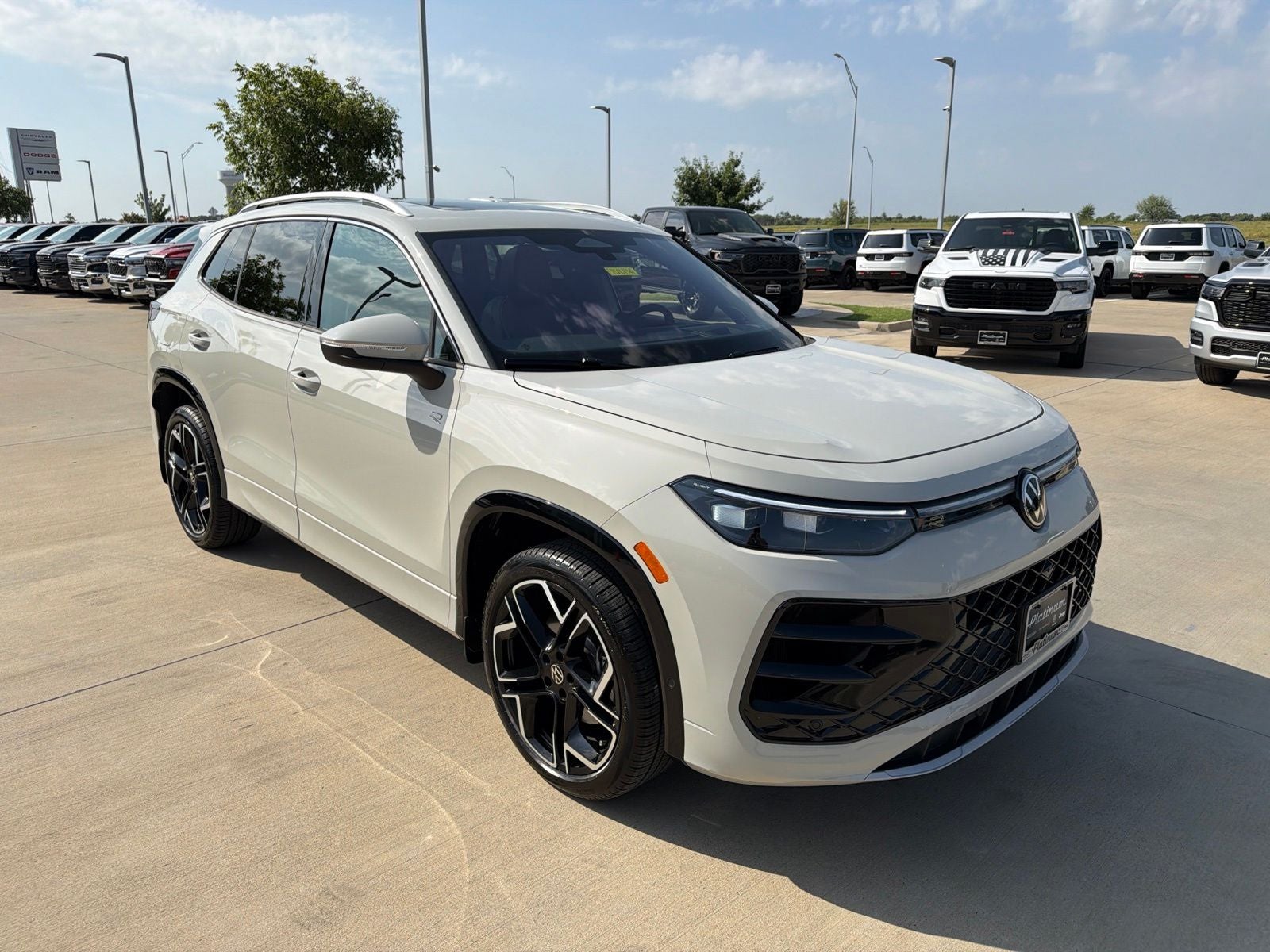 2026 Volkswagen Tiguan SEL R-Line Turbo