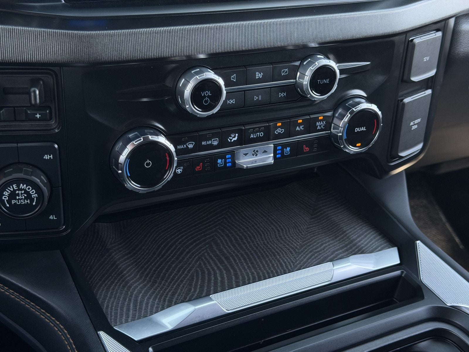 2024 Ford F-250SD Platinum