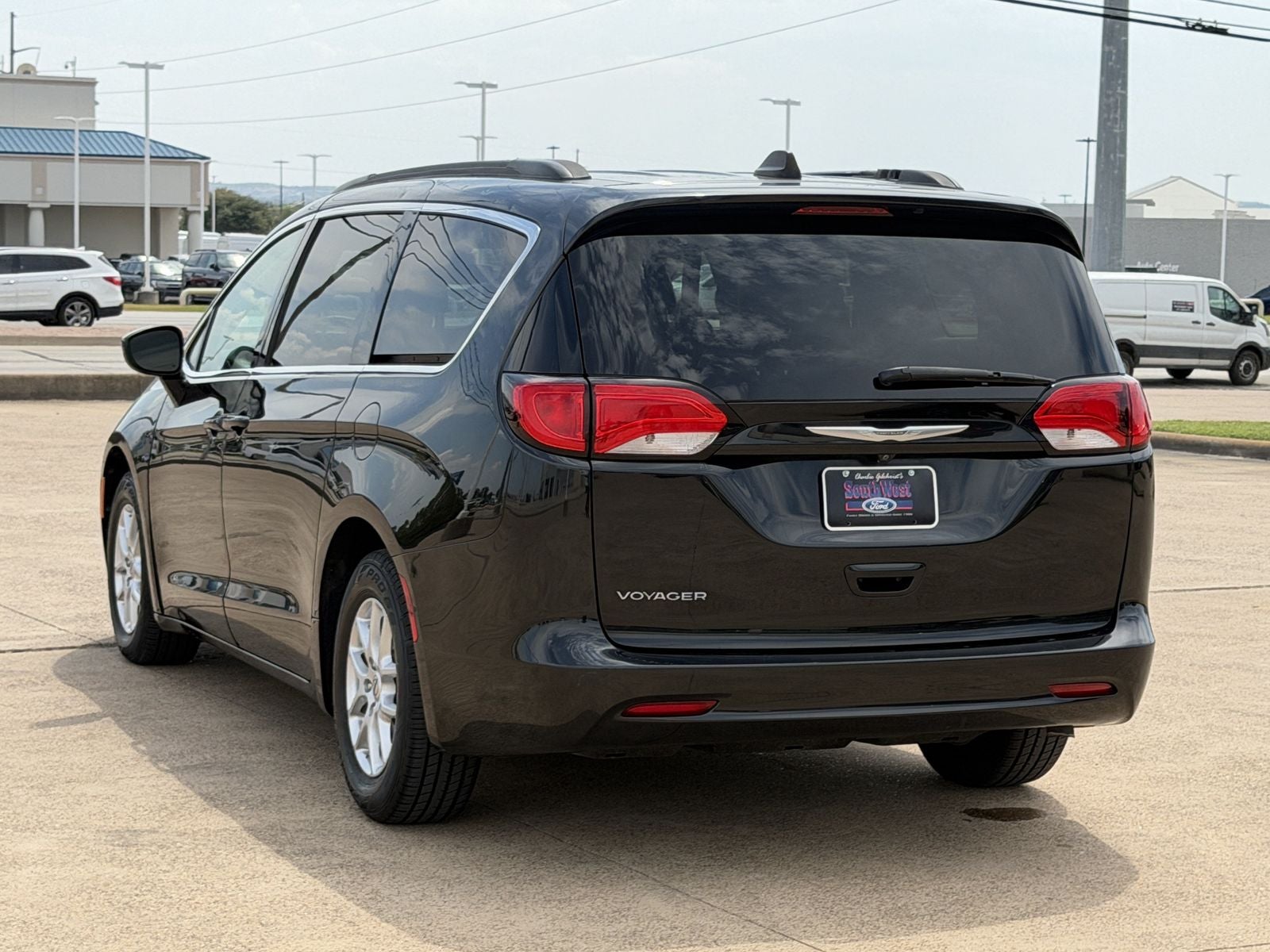 2021 Chrysler Voyager LXI