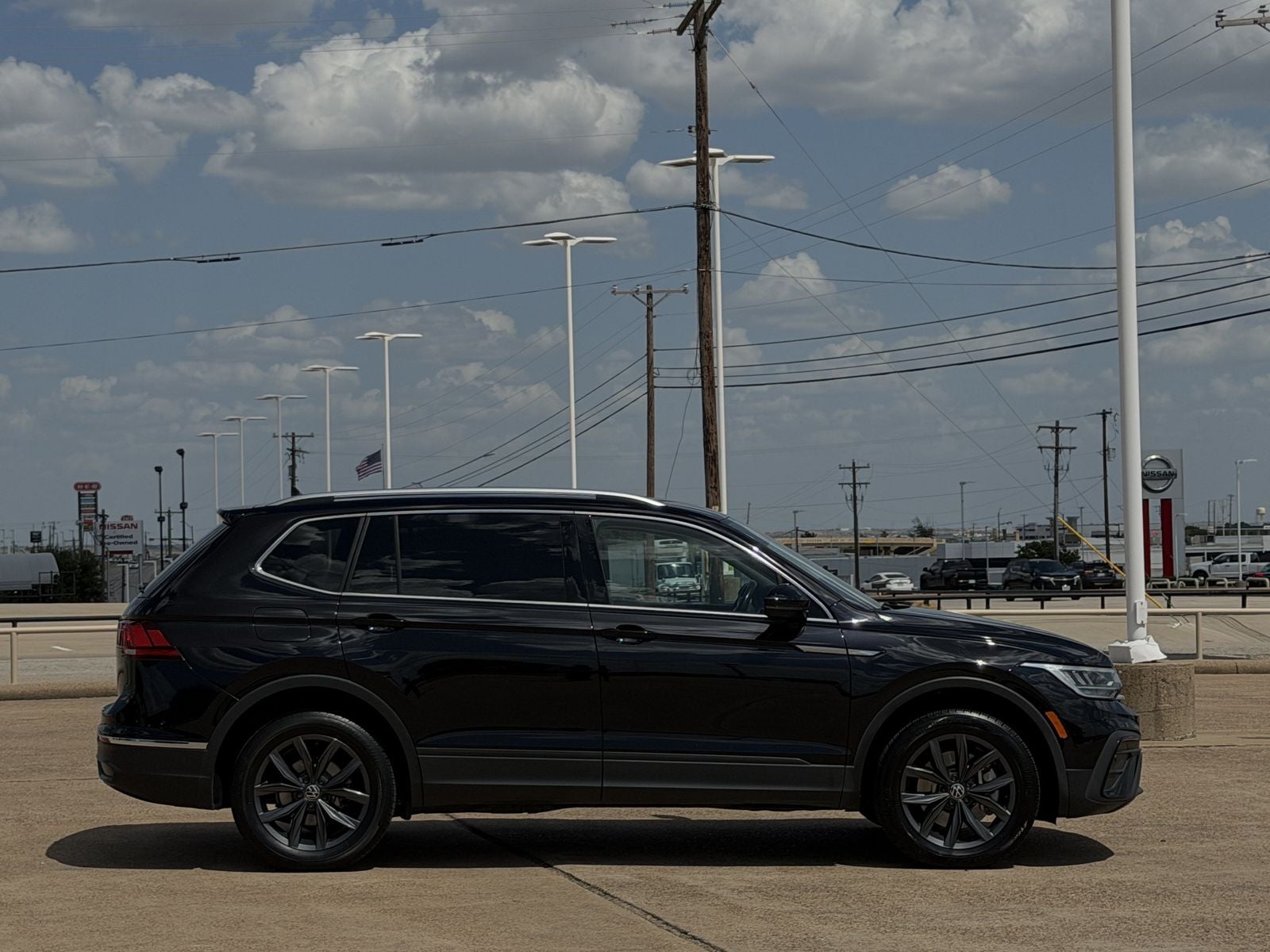 2023 Volkswagen Tiguan 2.0T SE