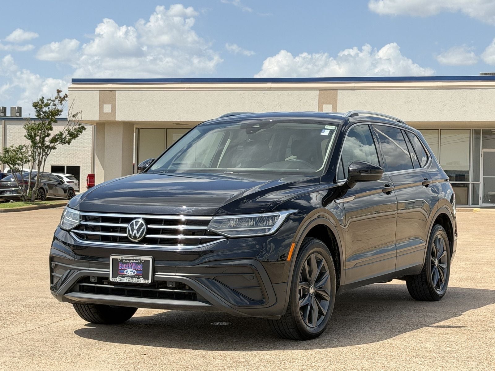 2023 Volkswagen Tiguan 2.0T SE