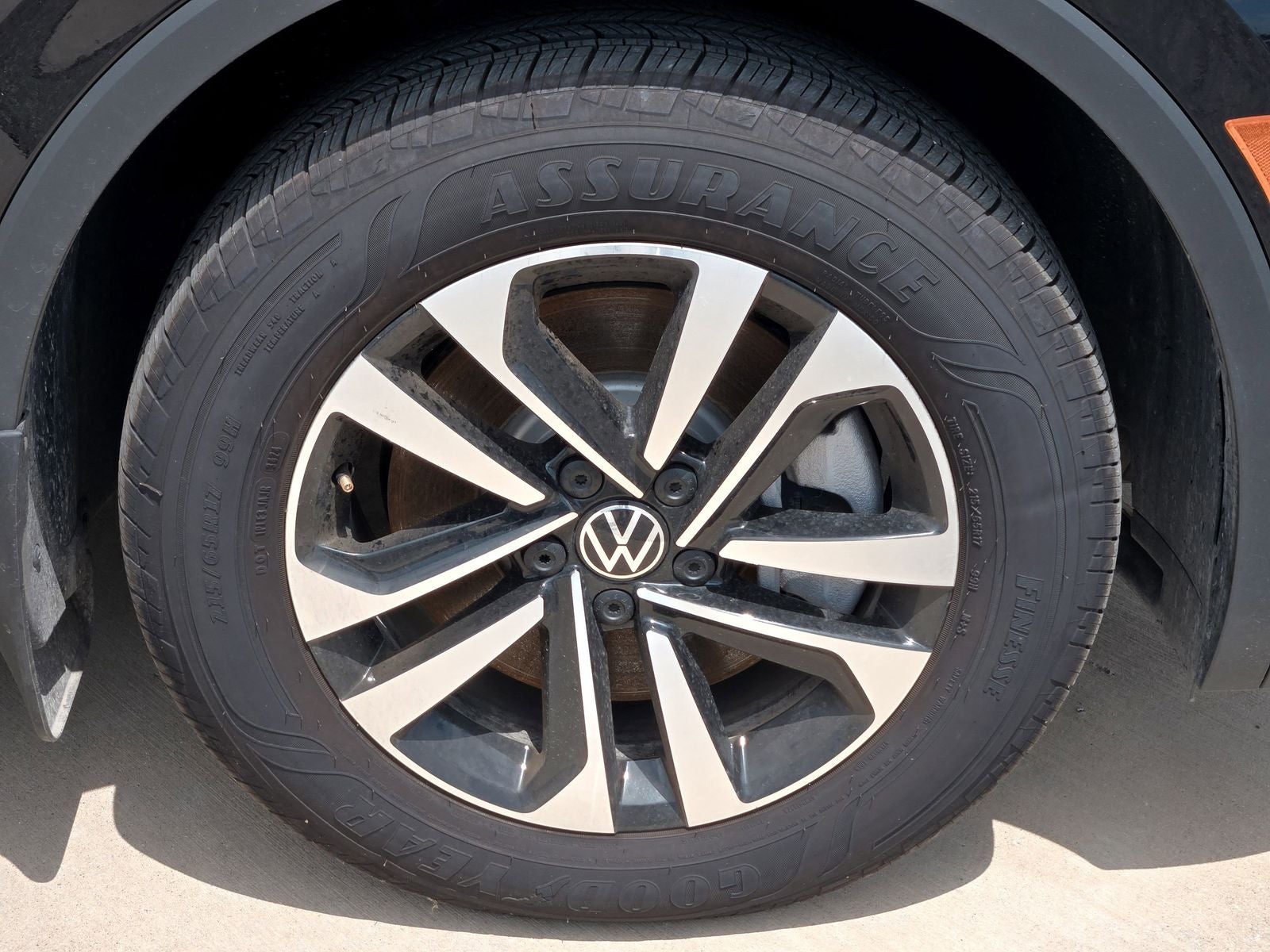 2024 Volkswagen Tiguan 2.0T S
