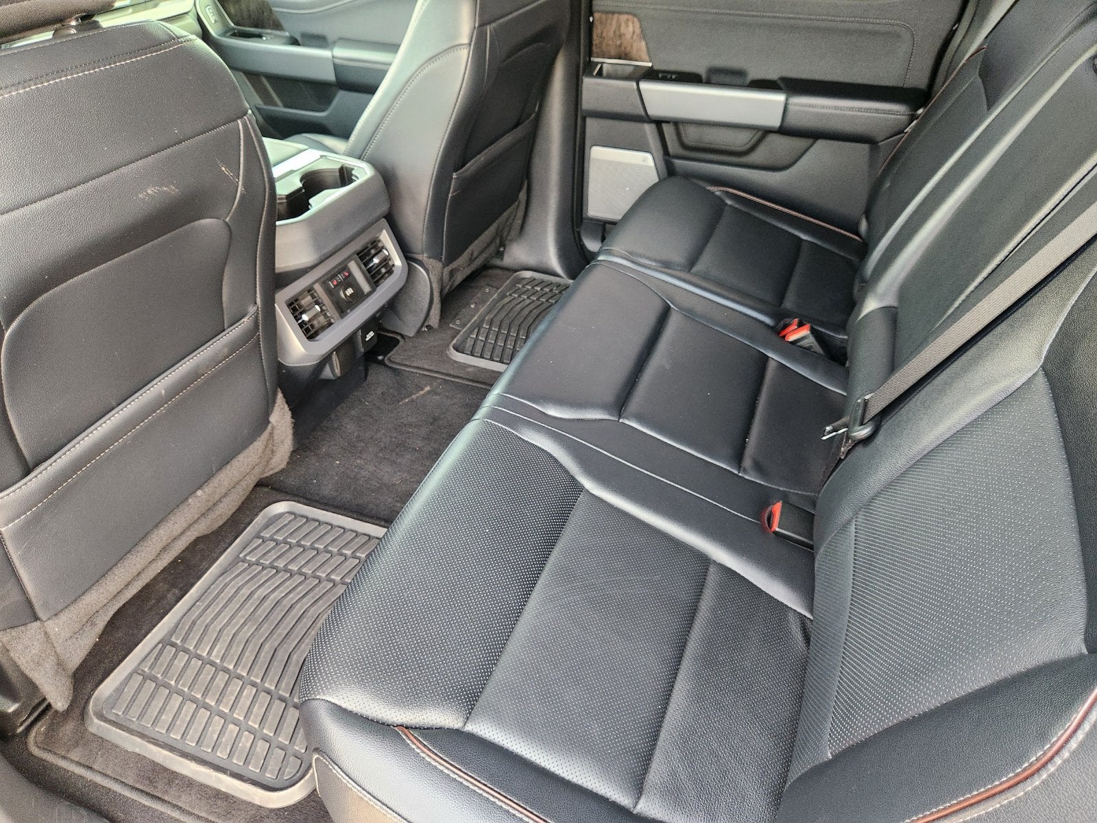 2024 Ford F-350SD Lariat DRW