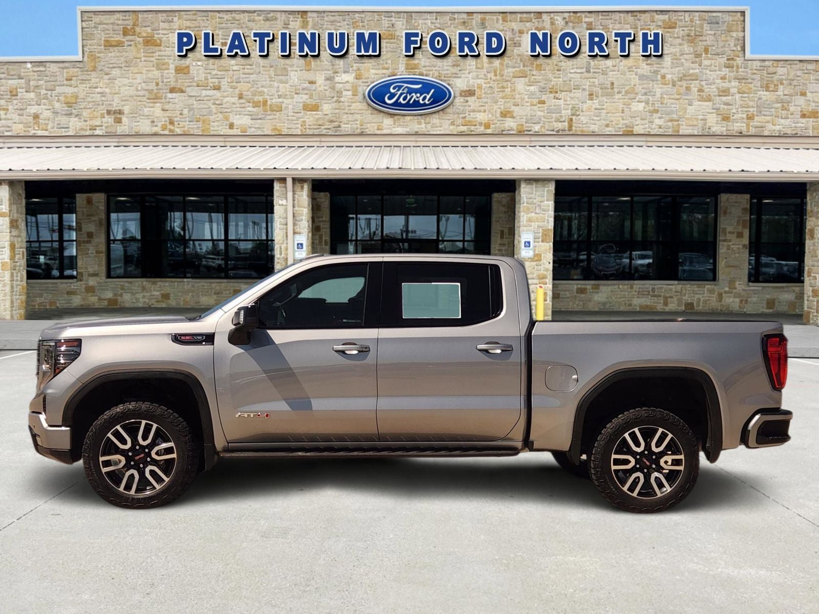 2023 GMC Sierra 1500 AT4