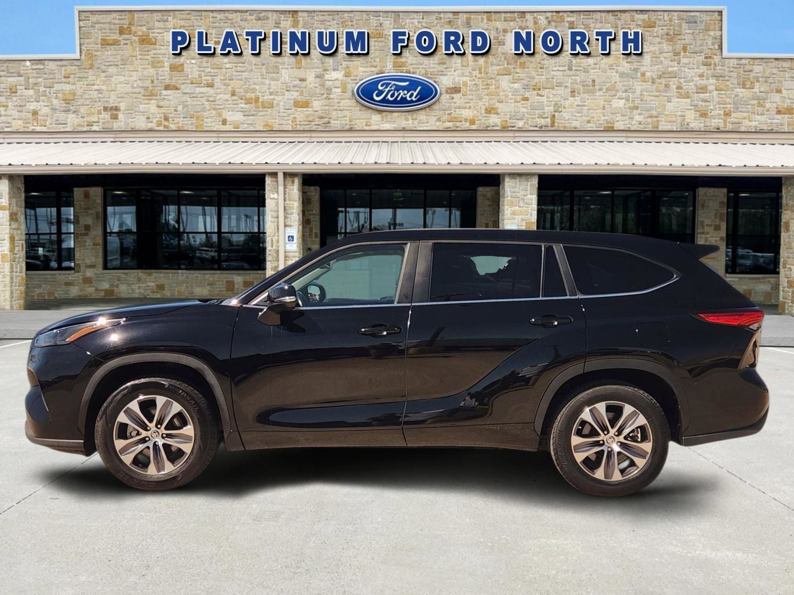 2023 Toyota Highlander Hybrid XLE