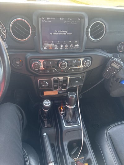 2022 Jeep Gladiator Overland