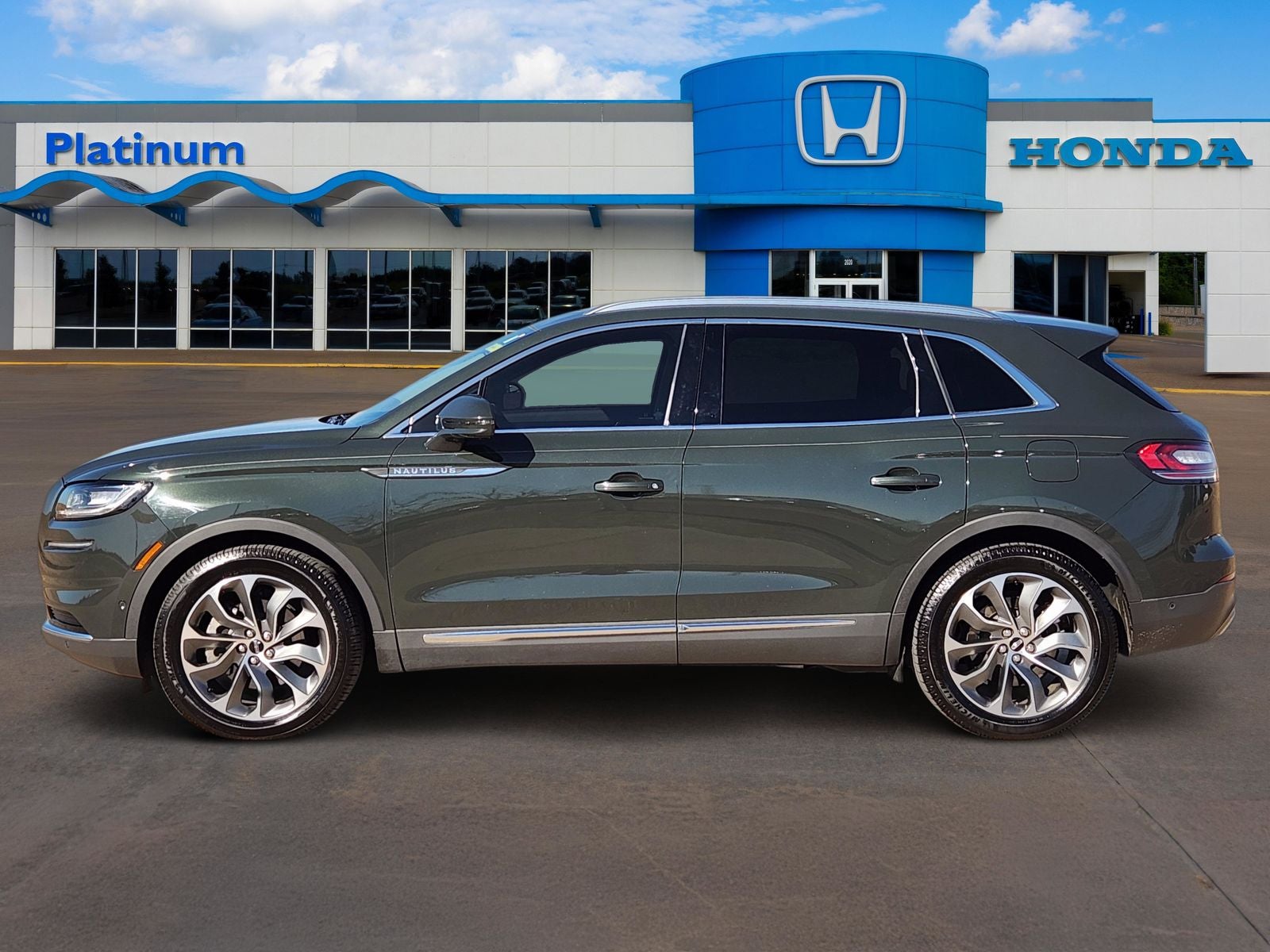 2023 Lincoln Nautilus Reserve