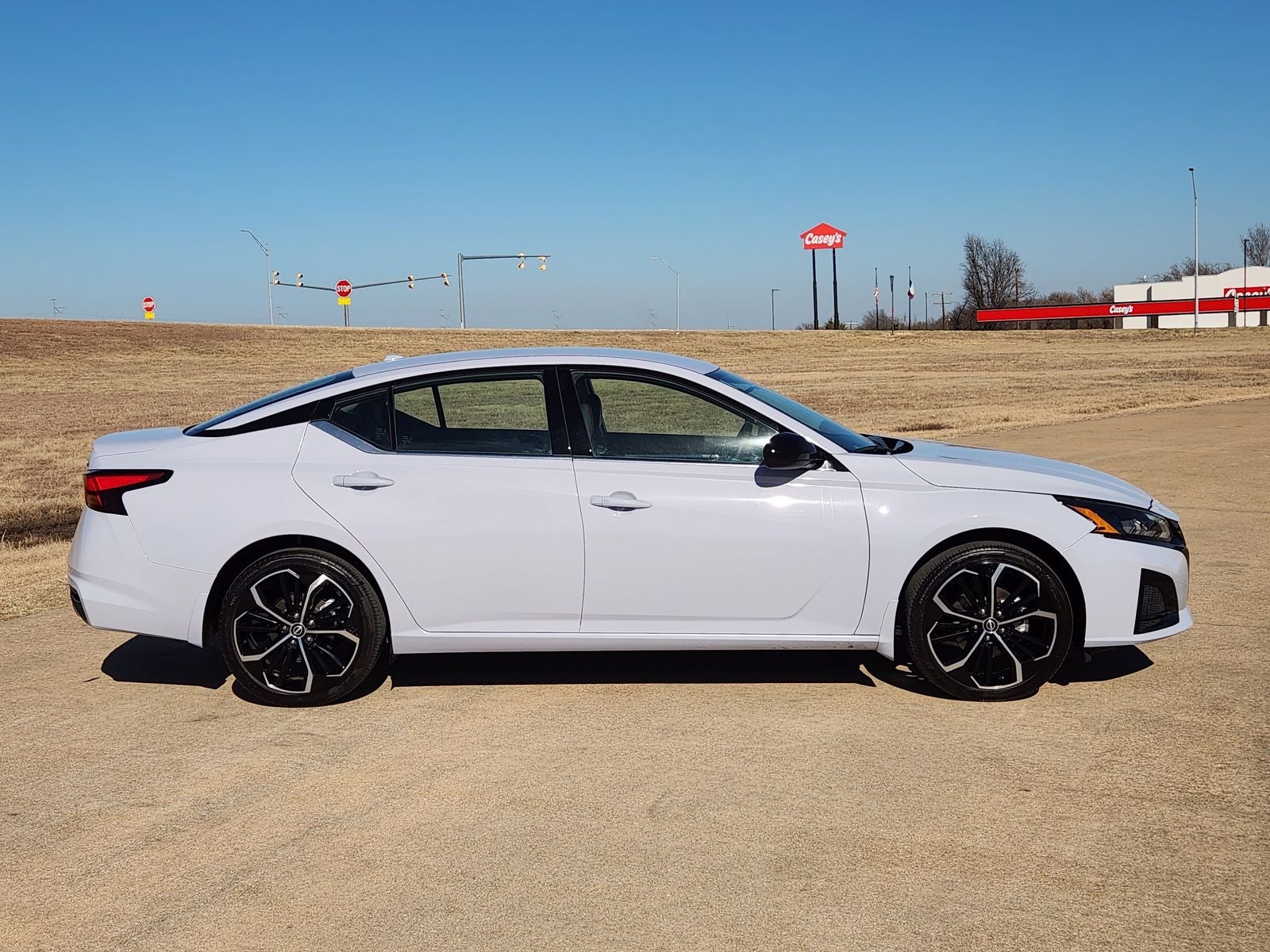 2025 Nissan Altima 2.5 SR