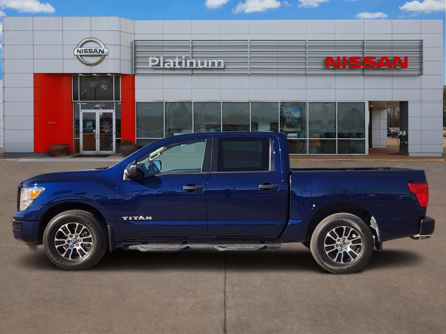 2024 Nissan Titan SV