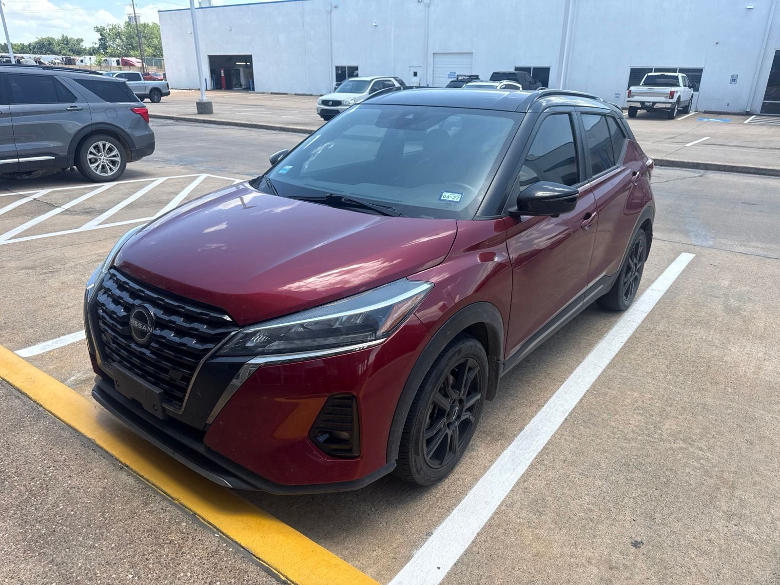 2022 Nissan Kicks SR