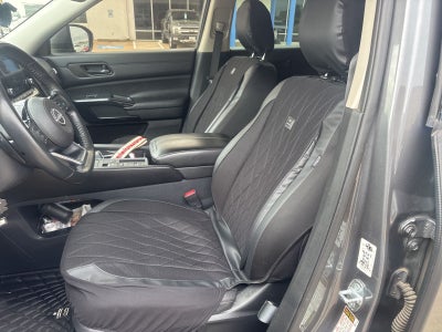 2023 Nissan Pathfinder SV