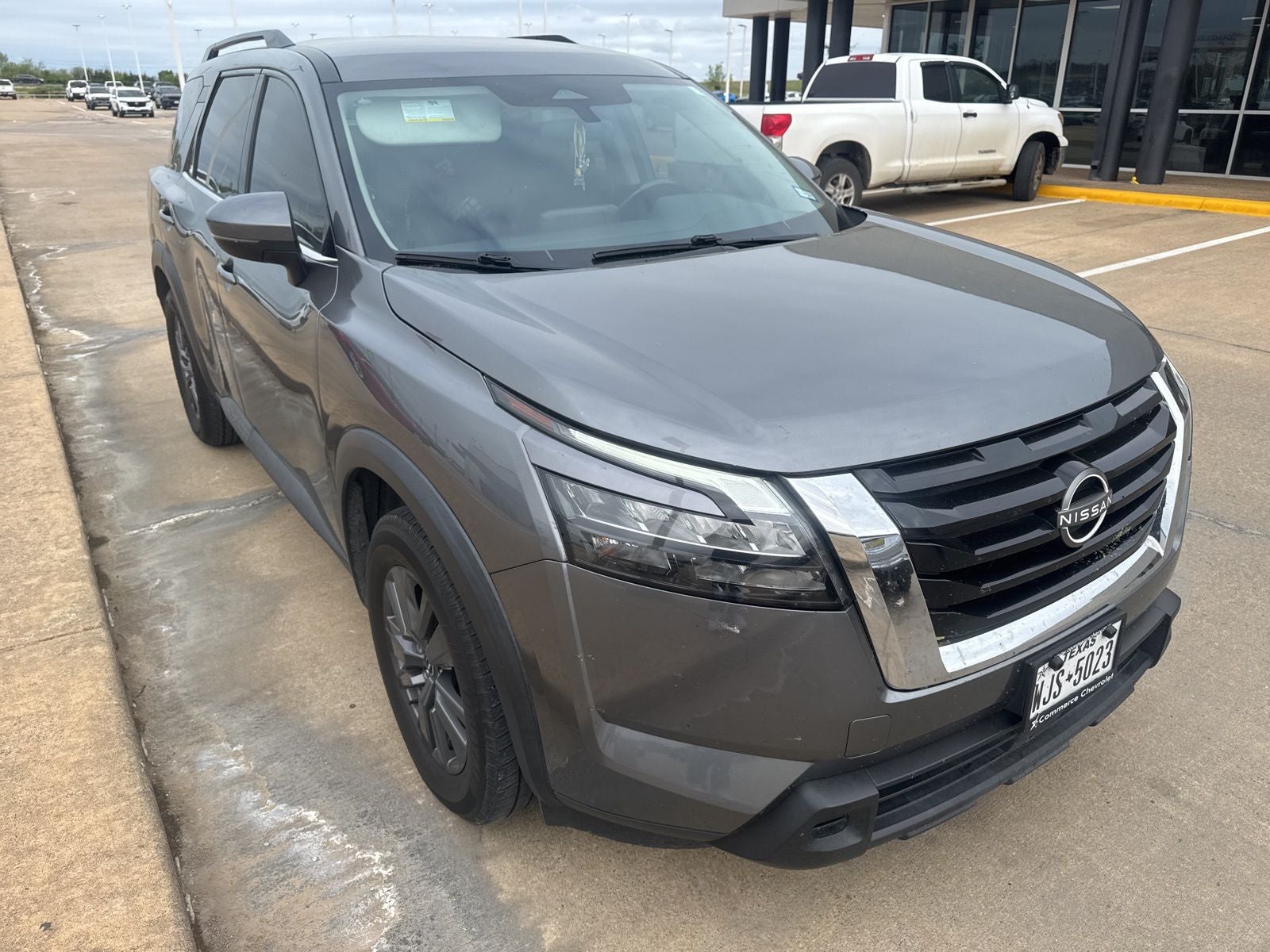 2023 Nissan Pathfinder SV