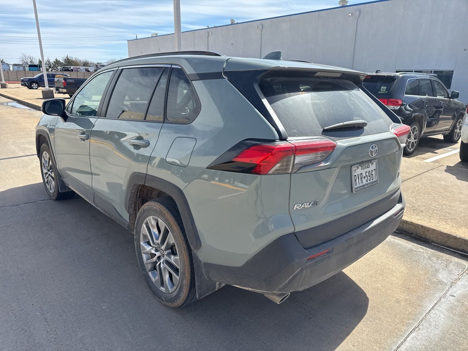 2022 Toyota RAV4 XLE Premium