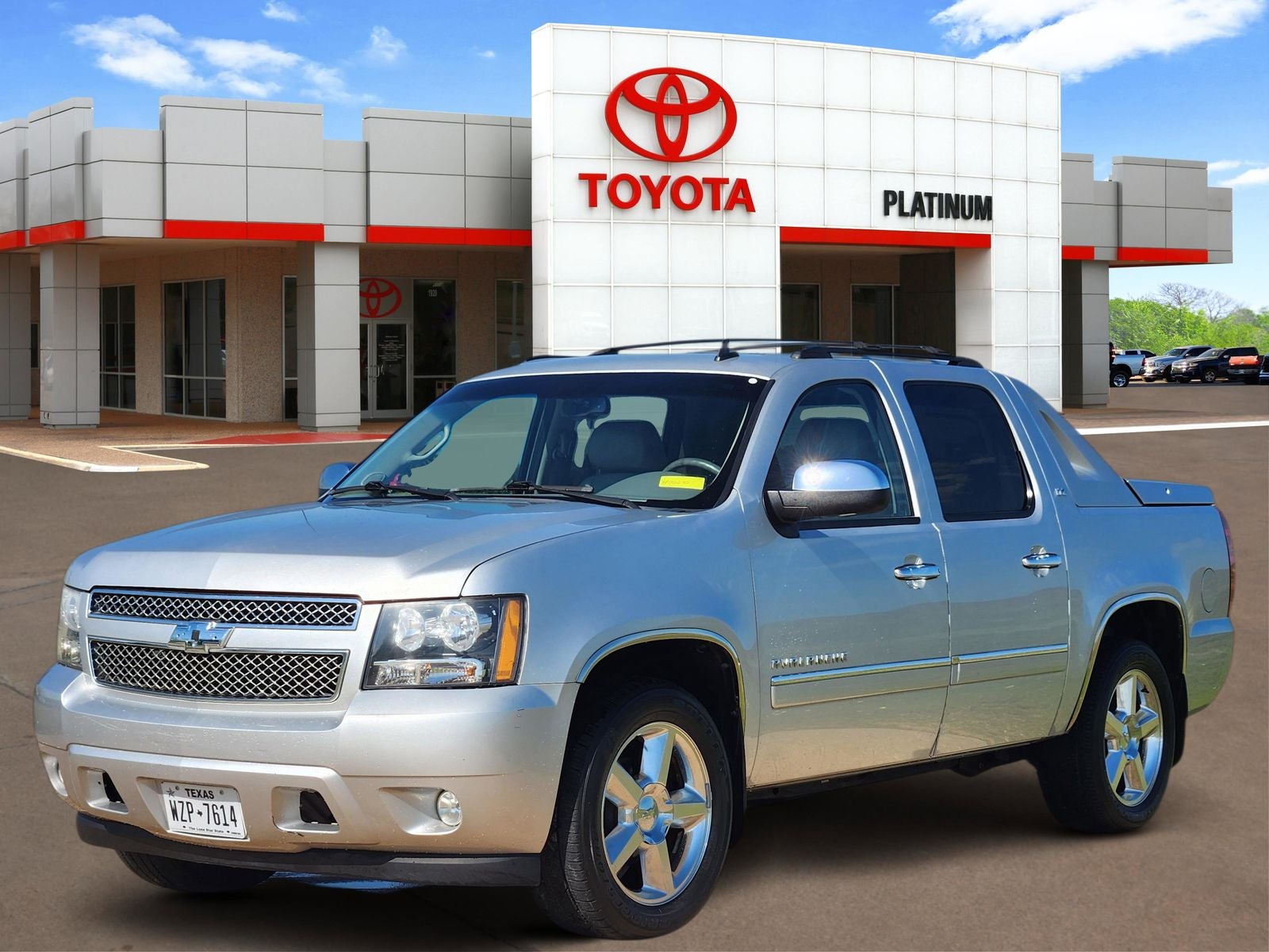 Used 2012 Chevrolet Avalanche LTZ with VIN 3GNTKGE75CG189466 for sale in Denison, TX