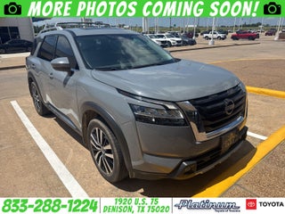 2023 Nissan Pathfinder Platinum