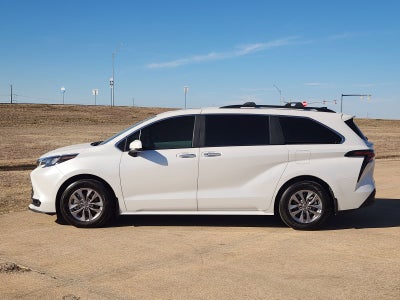 2025 Toyota Sienna XLE