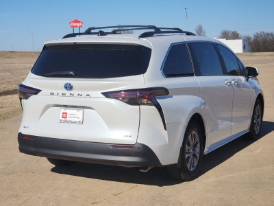 2025 Toyota Sienna XLE