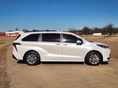 2025 Toyota Sienna XLE