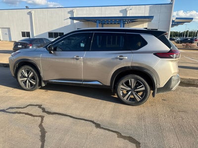 2022 Nissan Rogue SL