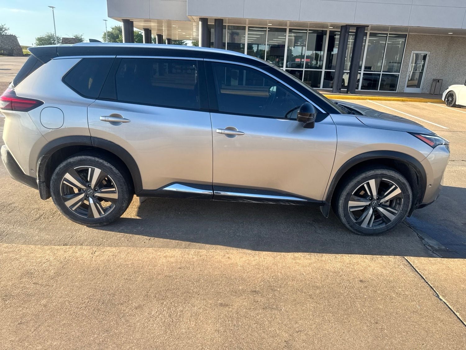 2022 Nissan Rogue SL