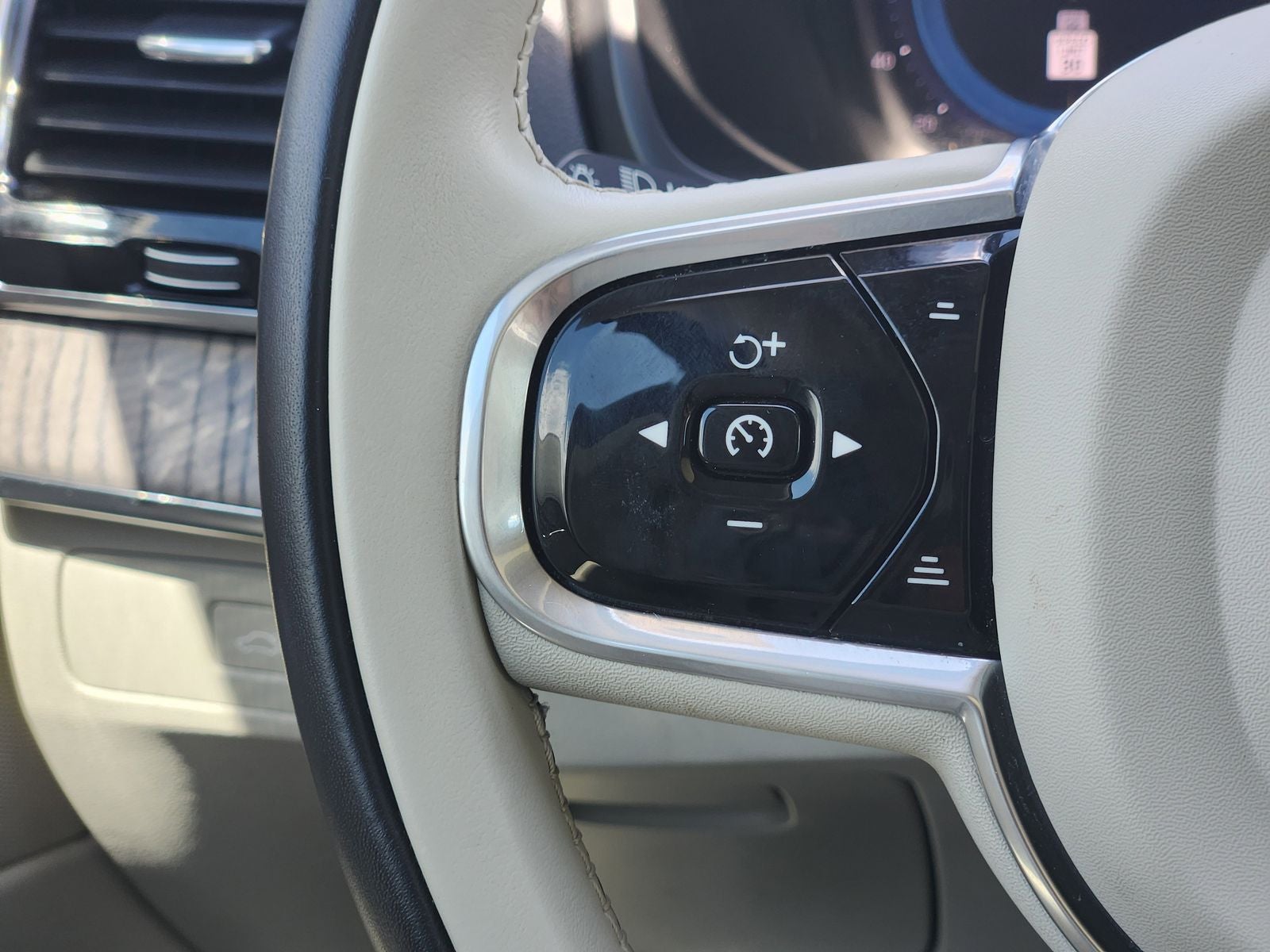 2023 Volvo XC90 Ultimate - Photo 32
