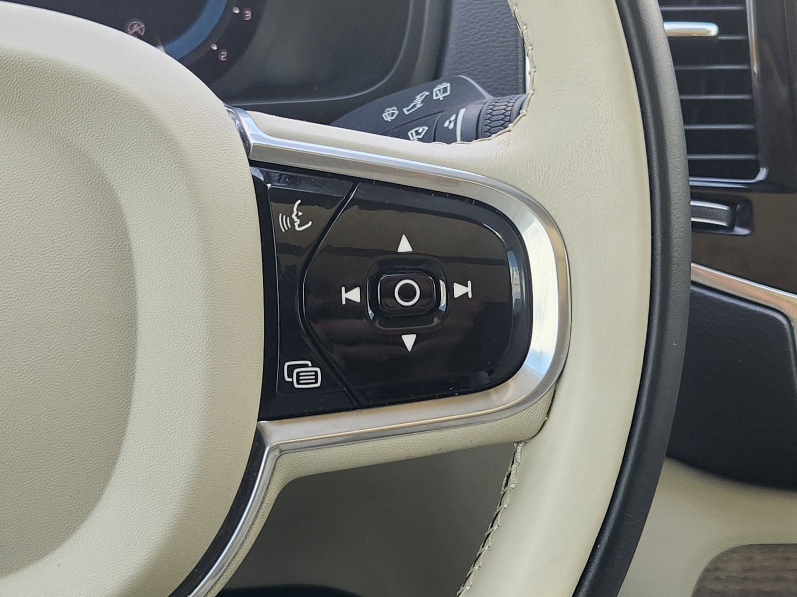 2023 Volvo XC90 Ultimate - Photo 33