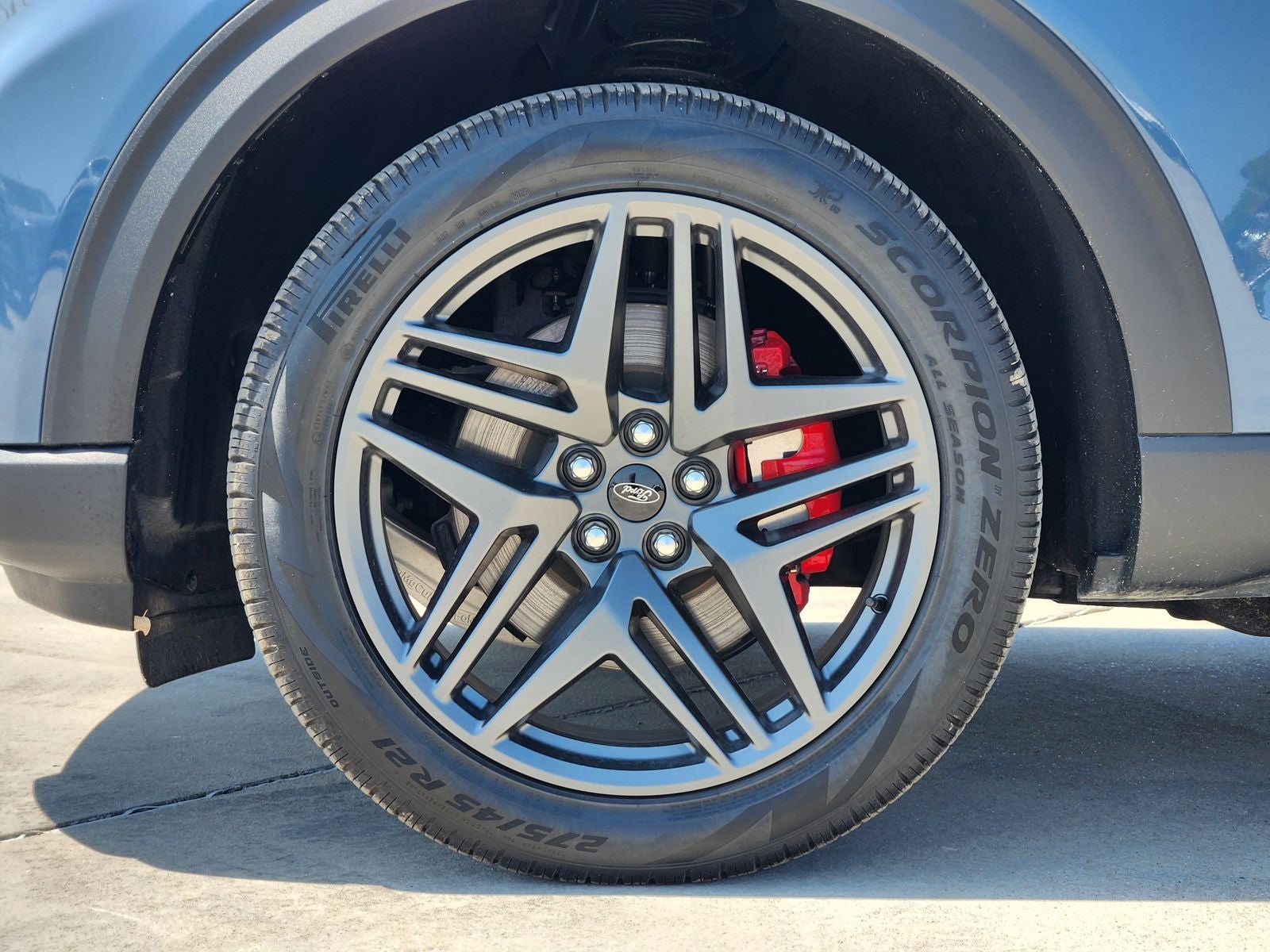 2025 Ford Explorer ST-Line