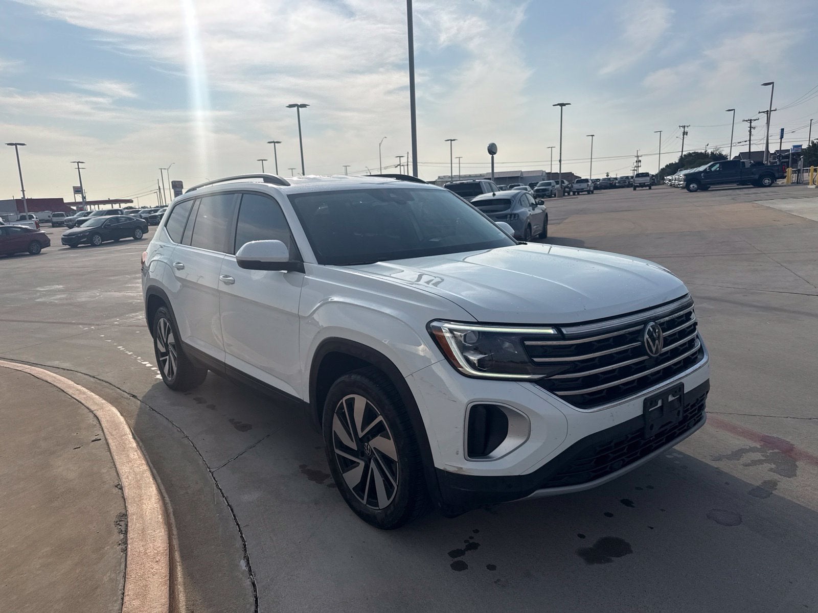 2024 Volkswagen Atlas 2.0T SE w/Technology