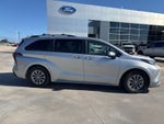 2022 Toyota Sienna XLE 8 Passenger