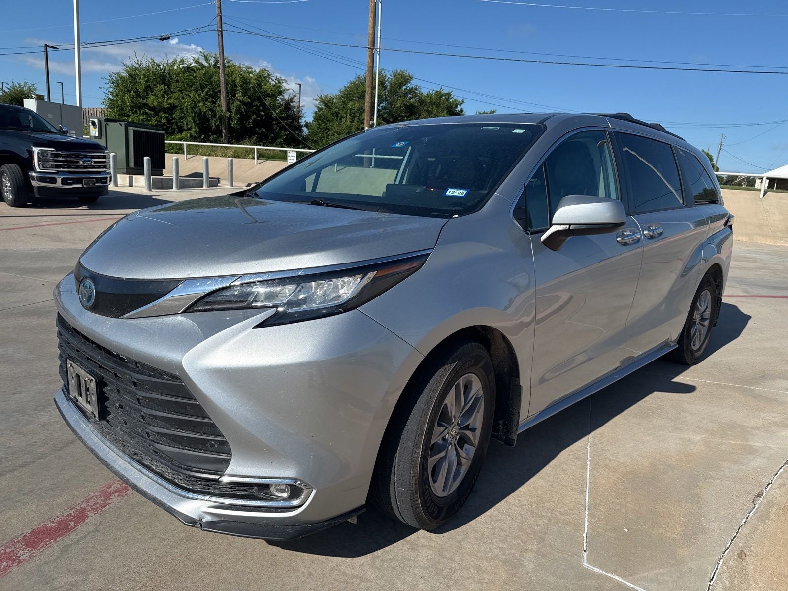 2022 Toyota Sienna XLE 8 Passenger