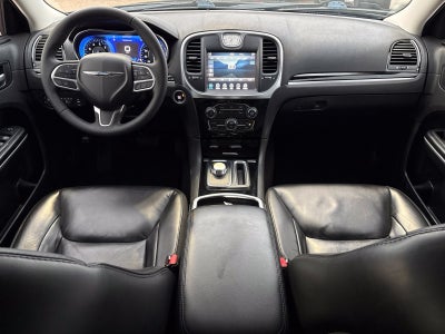 2023 Chrysler 300 Touring L