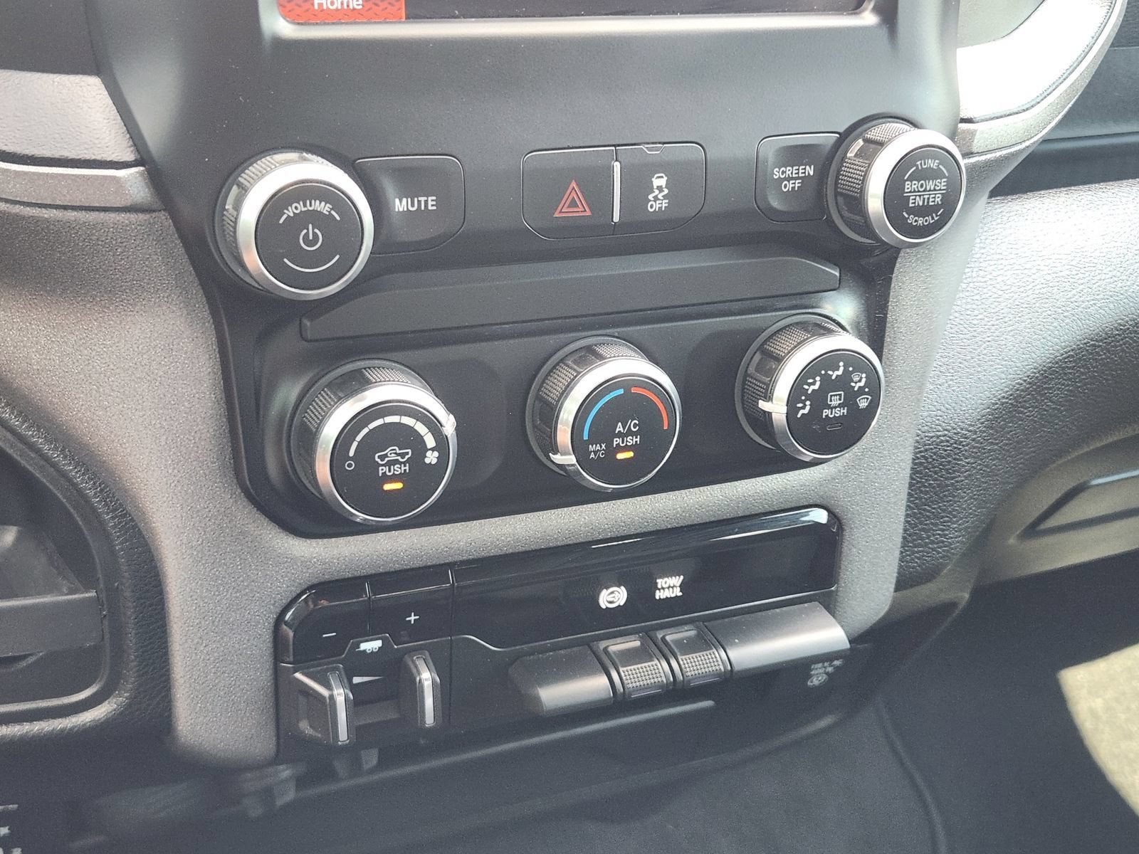 2022 RAM 3500 Tradesman Crew Cab 4x4 8' Box