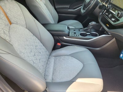 2023 Toyota Highlander Hybrid XLE Bronze