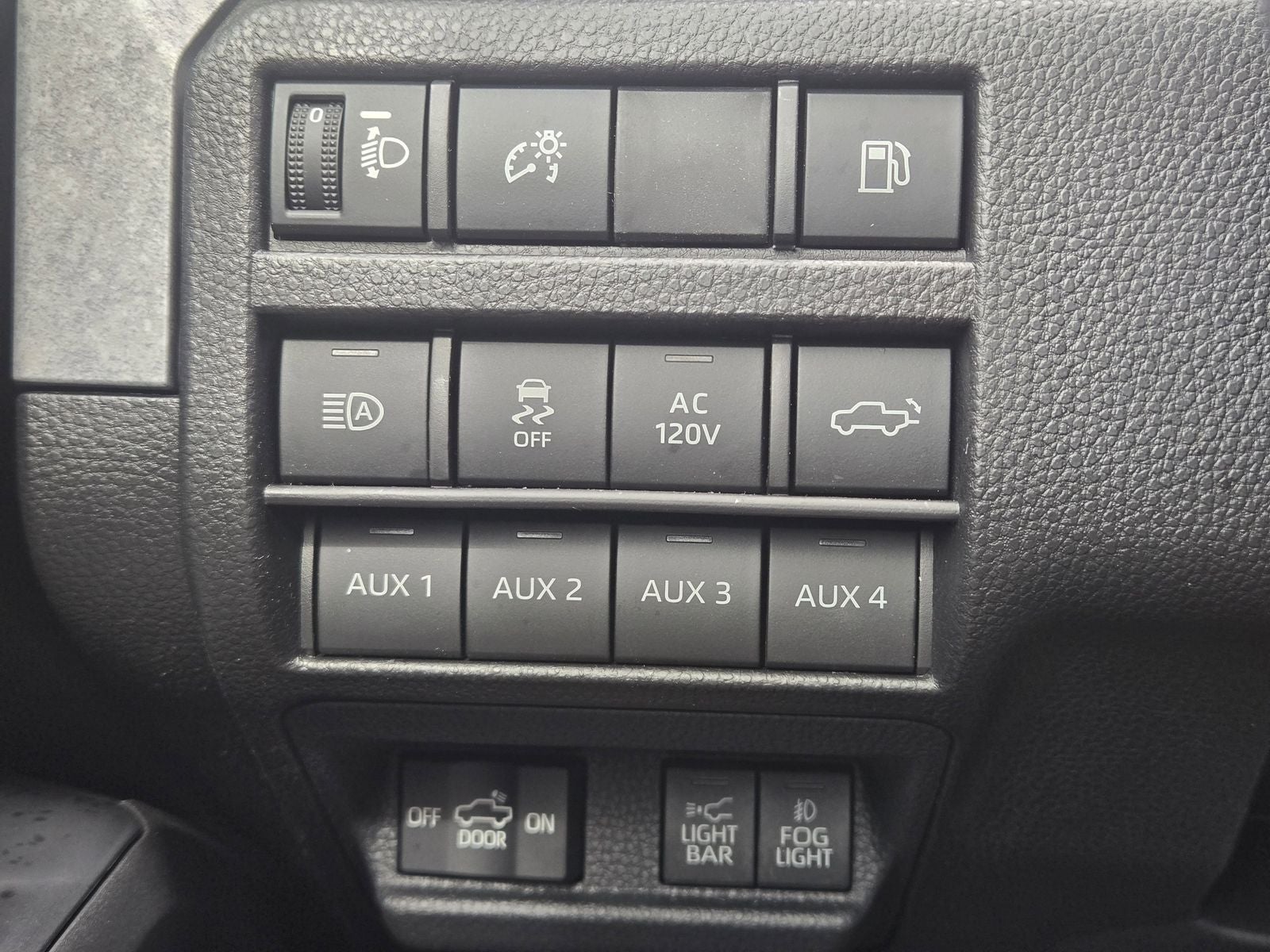 2026 Toyota Tacoma i-FORCE MAX Tacoma Trailhunter