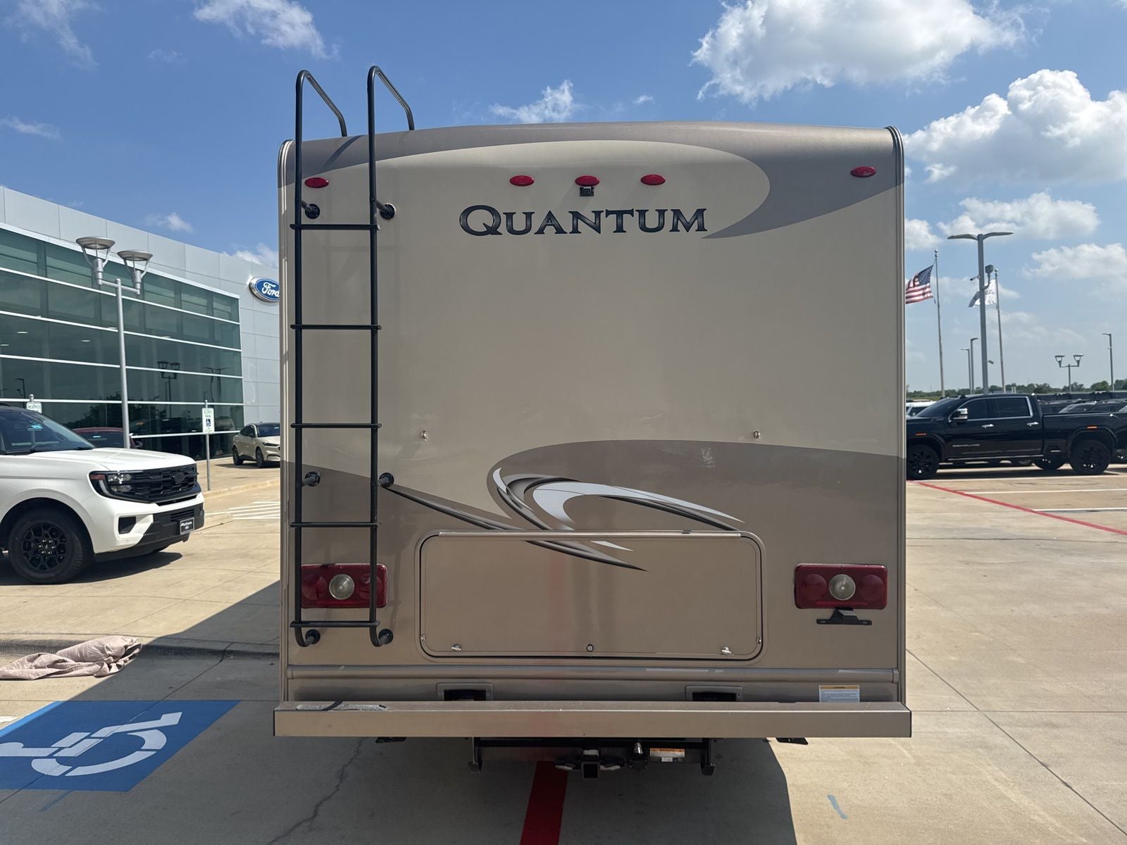 2018 Ford E-450SD Base