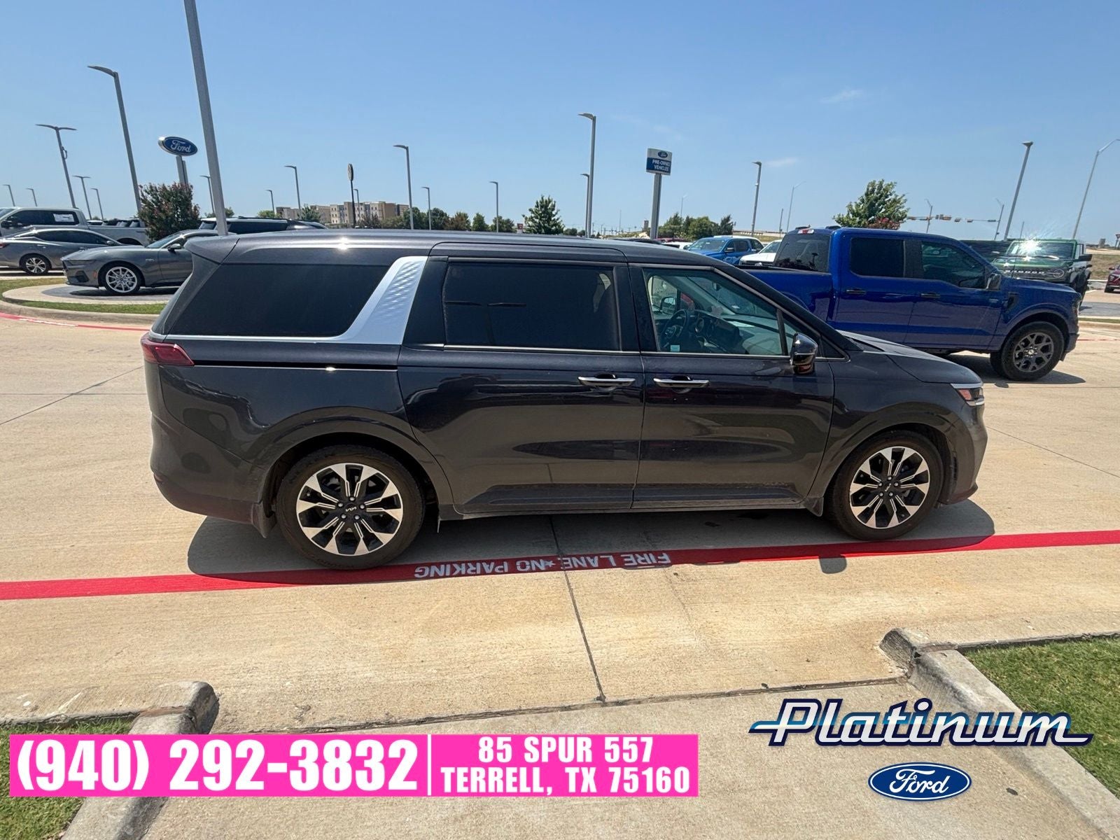 2024 Kia Carnival EX